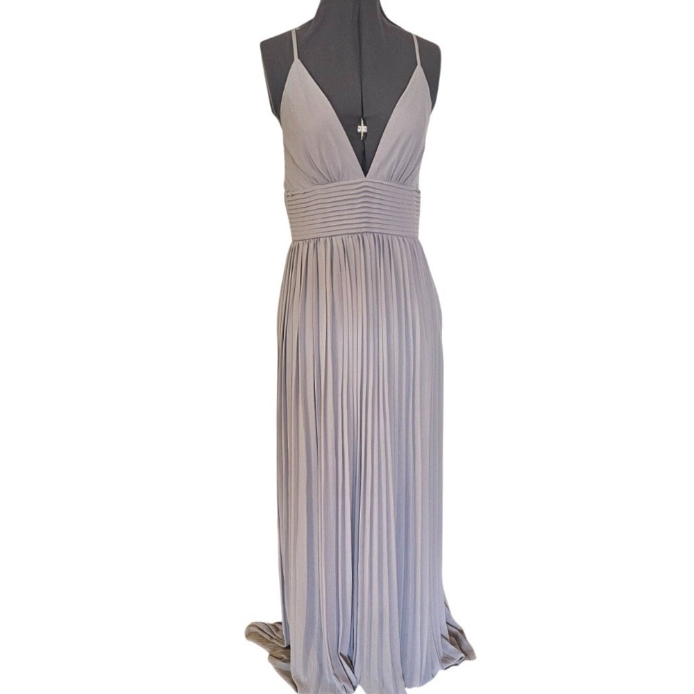 Lulus‎ pleated maxi dress size Large spaghetti strap gray adjustable strap